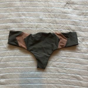 Acacia mentawai bottoms in opihi